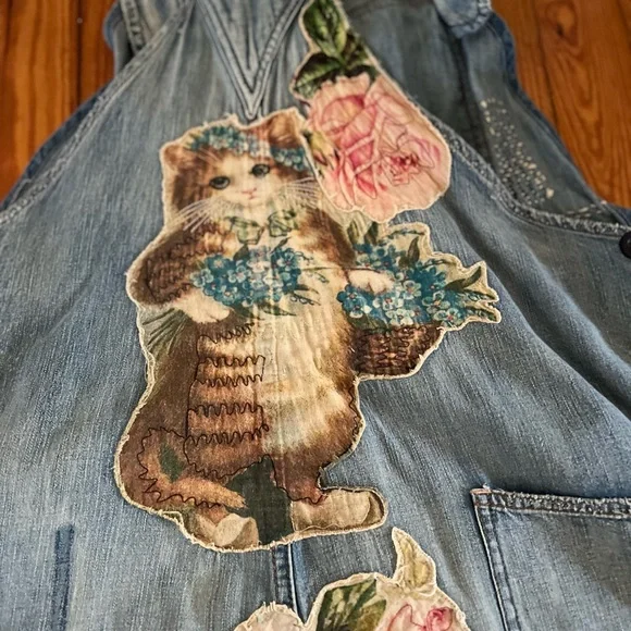 Magnolia Pearl Floral Applique Overalls 040 Washed Indigo - Picture 7 of 9